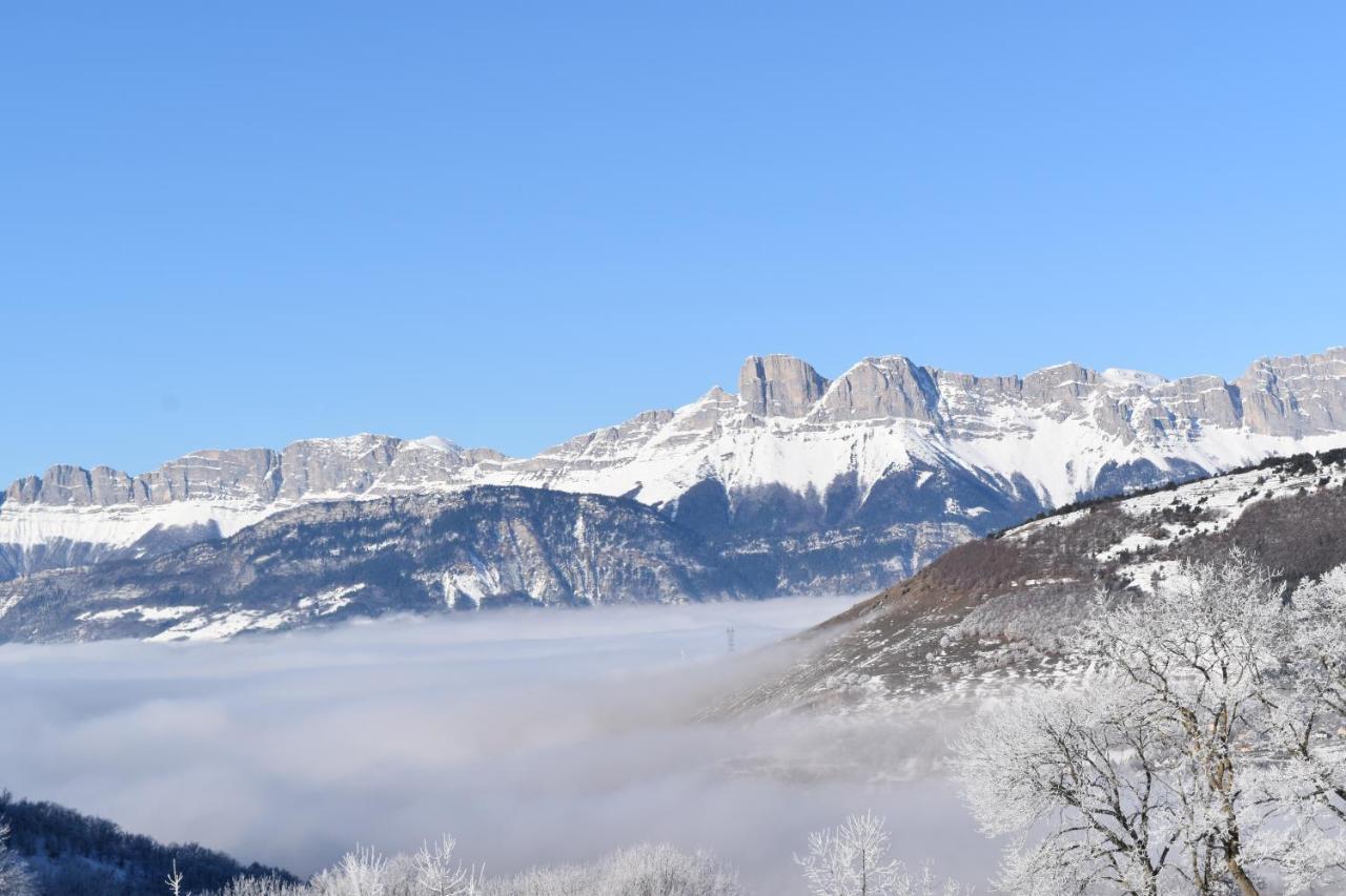 Gite Au Printemps Japonais, Petit Train De La Mure, Parc Des Ecrins Pierre-Chatel Zewnętrze zdjęcie