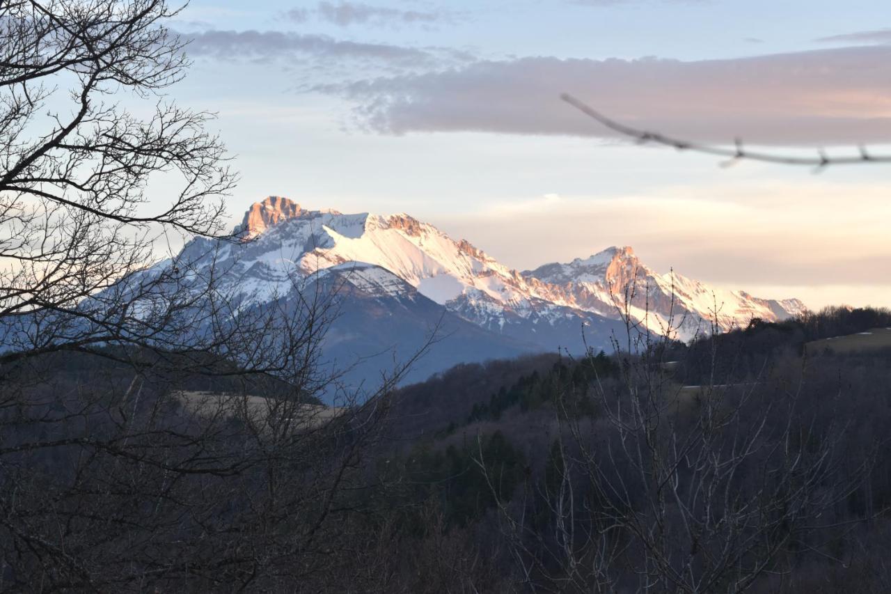 Gite Au Printemps Japonais, Petit Train De La Mure, Parc Des Ecrins Pierre-Chatel Zewnętrze zdjęcie