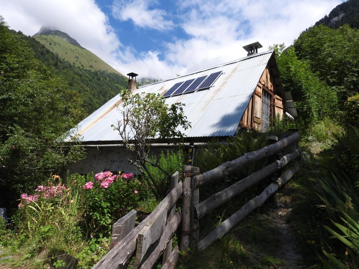 Gite Au Printemps Japonais, Petit Train De La Mure, Parc Des Ecrins Pierre-Chatel Zewnętrze zdjęcie